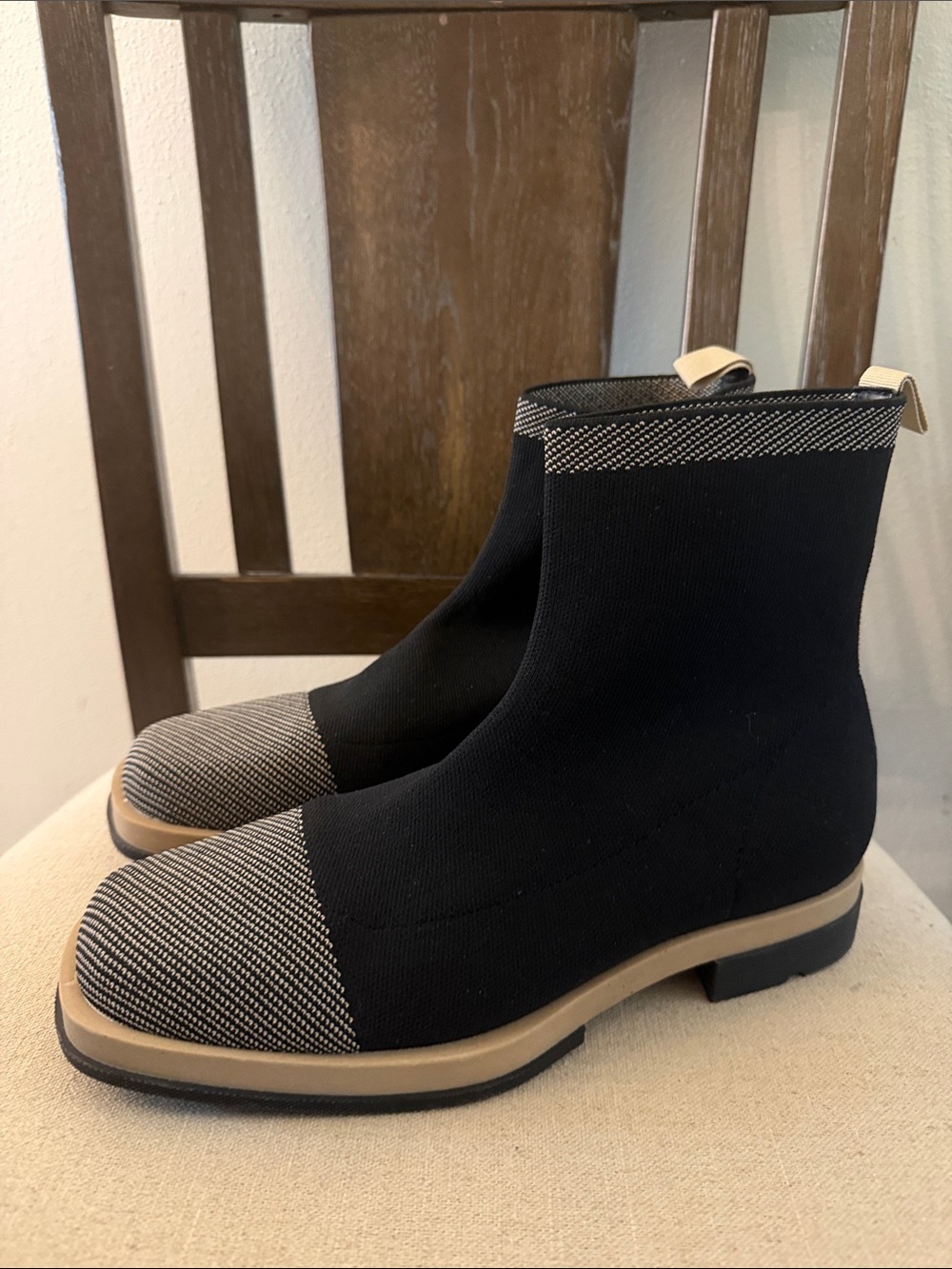 Arromic Women’s Knit Pull On Chelsea Boots Contrast Toe Black Size 9